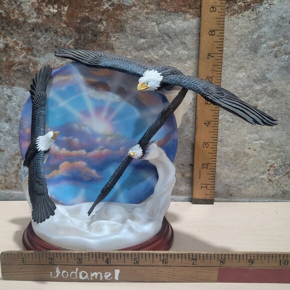 Bradford Exchange Decorative 3 D Plate Flying Eagle Figurine Wings of Glory Betw - Picture 10 of 14
